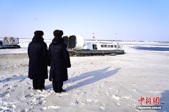 同江至俄罗斯气垫船航线开通 5分钟快速跨境