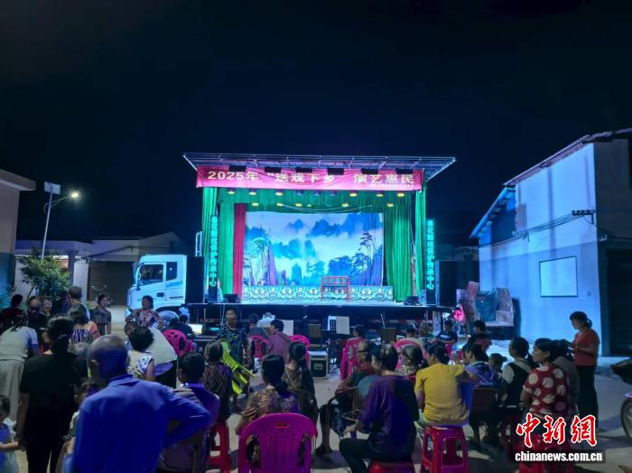 安仁县驻村工作队开展文化活动