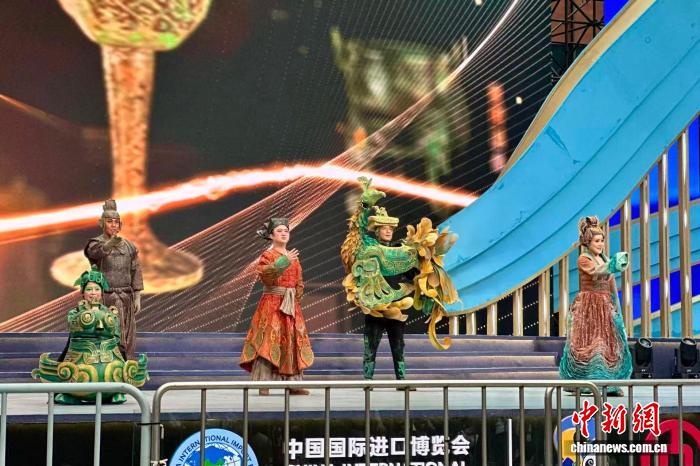 第八届进博会：世界文明交流的璀璨舞台