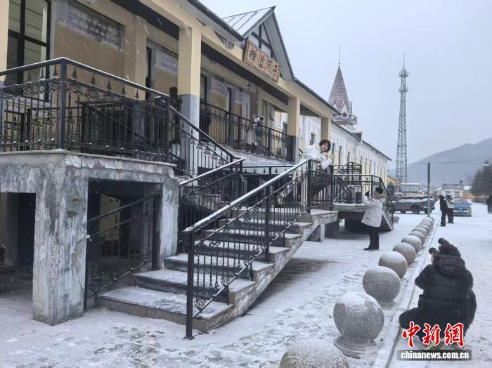 黑龙江海林市横道河子镇降雪场景