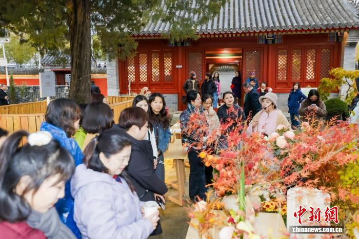 回龙观菩萨庙焕新颜：古建变身青年文化新地标