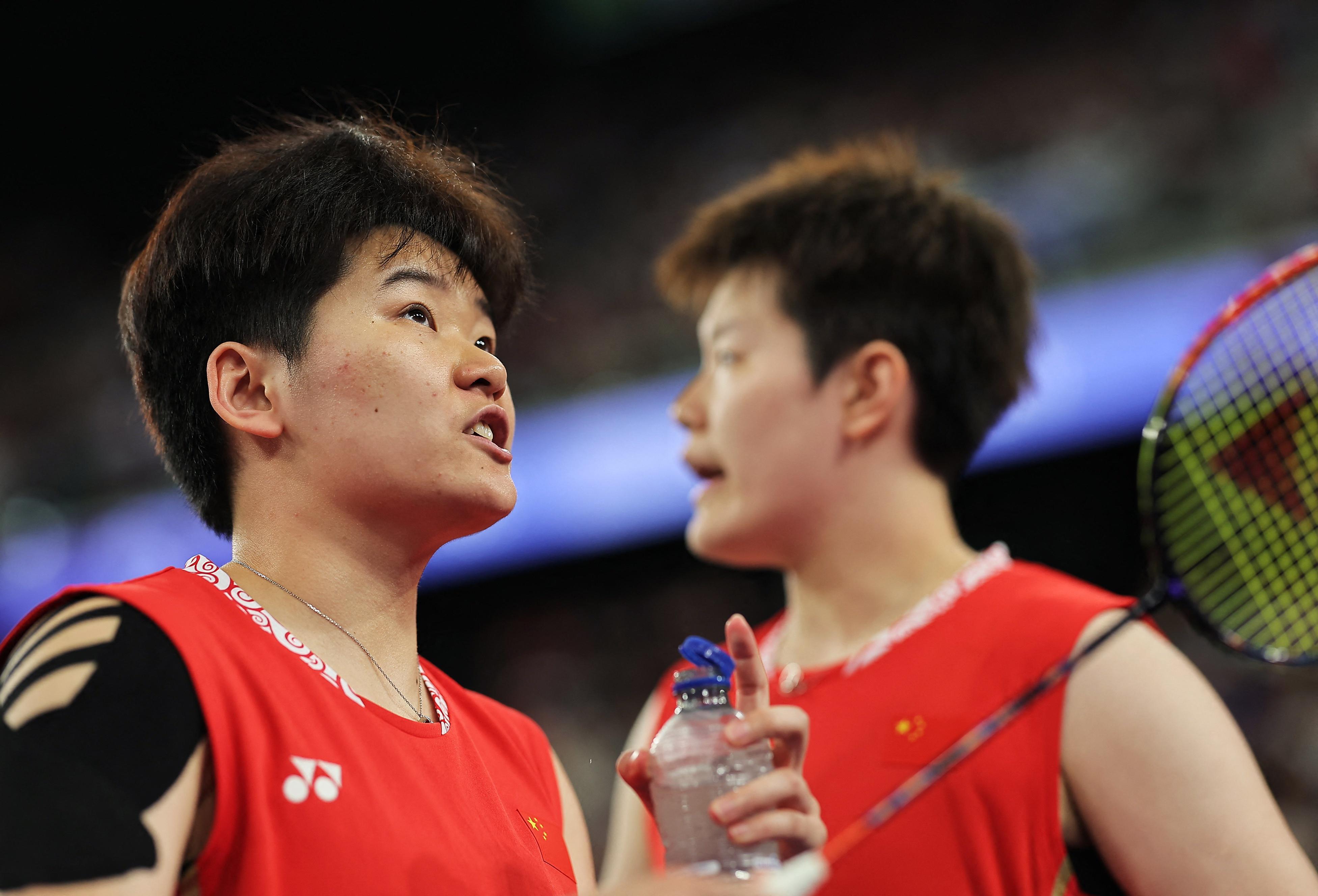 圣坛组合2-0完胜晋级！中国羽毛球大师赛女双首轮战报
