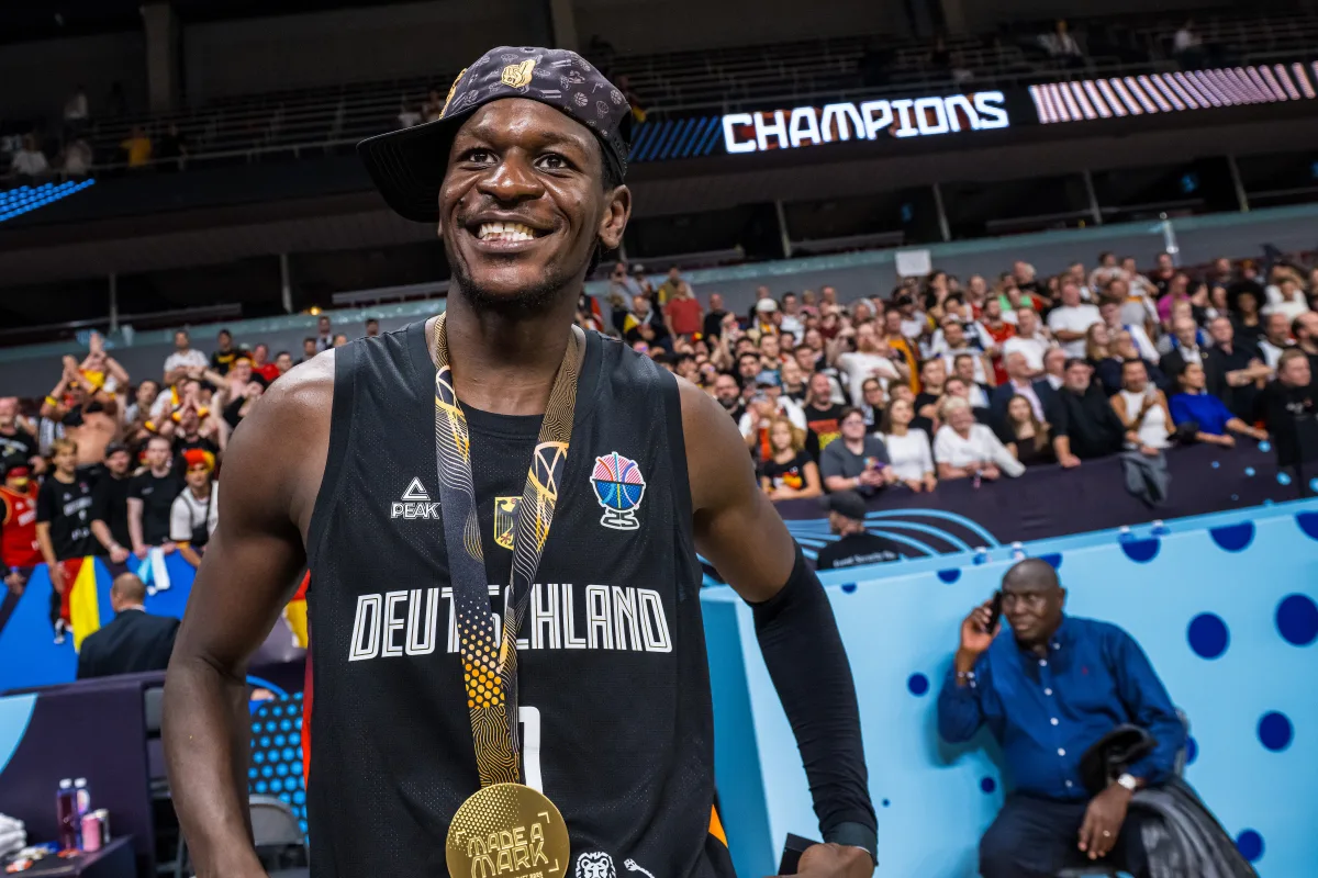 25岁弃将邦加欧锦赛封神：最佳防守+MVP，NBA球队快来捡漏！