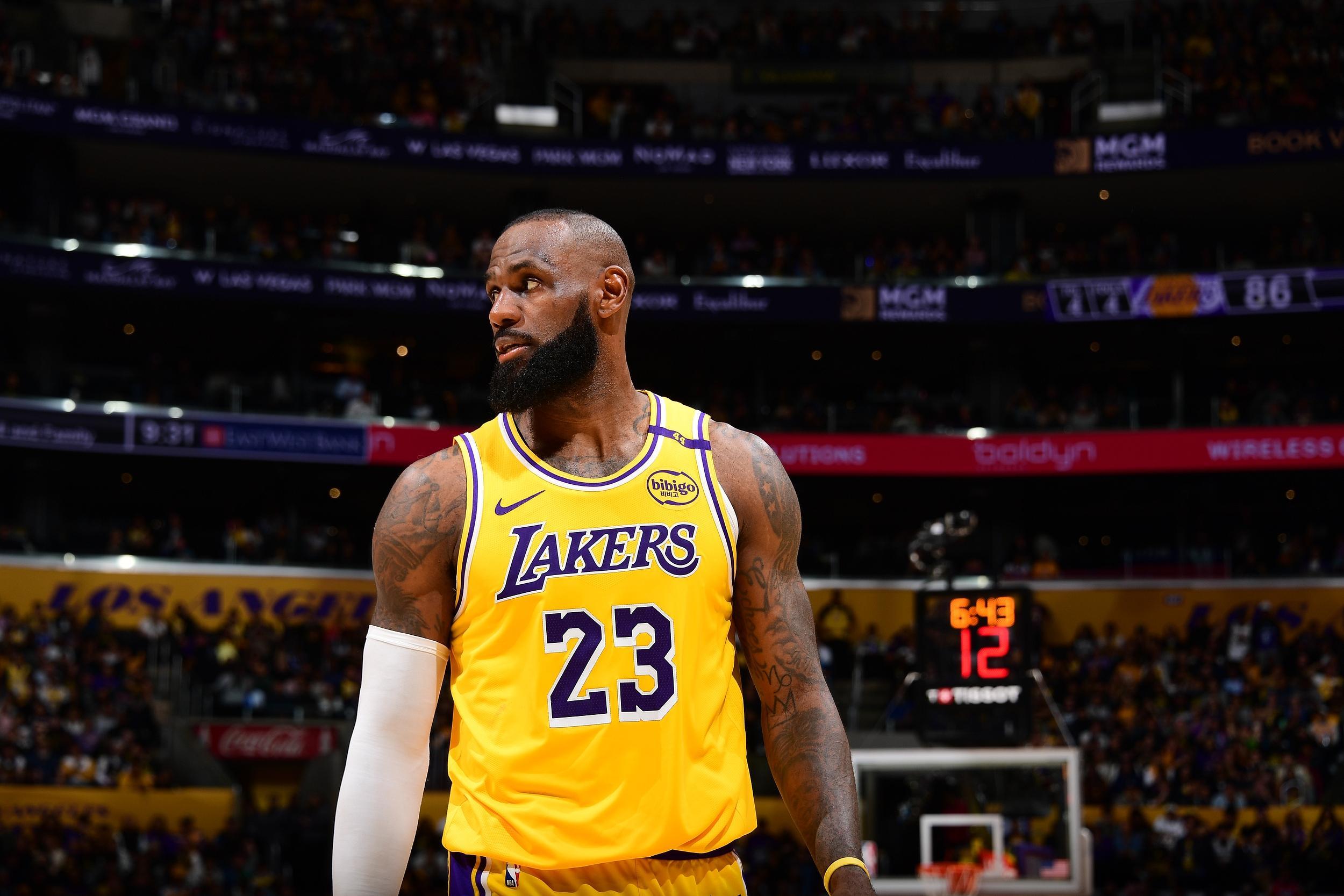 霍华德评NBA传奇：科比得分王，乔丹冠军王，勒布朗全能王