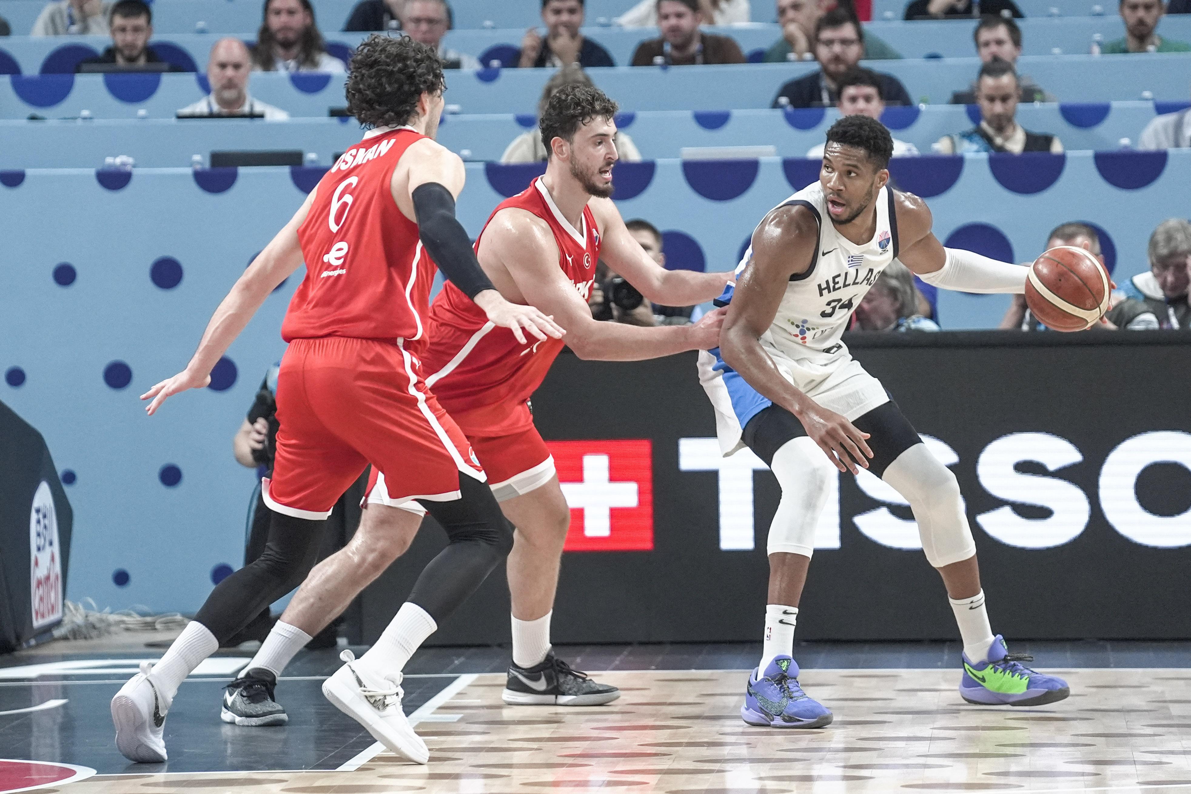 字母哥霸气回应申京：NBA第13季将至，我已荣誉满身