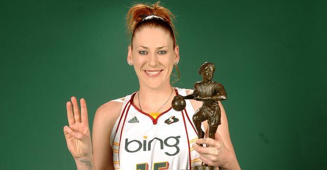 WNBA传奇劳伦-杰克逊：澳洲篮球的百年奇才与世界巨星