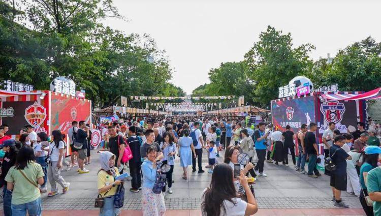 渝超联赛启幕：重庆文旅集团创新‘体育+文旅’融合新模式