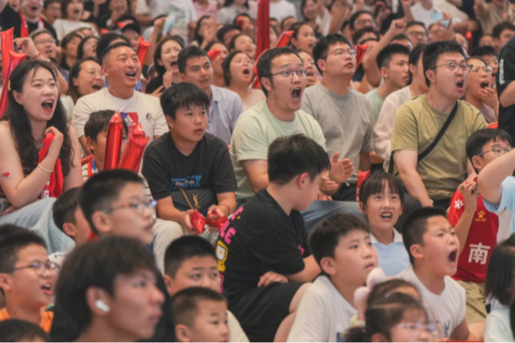 省超联赛爆火背后：城市荣誉感如何成为现代人的情感纽带