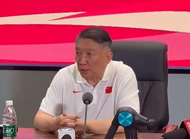 中国女篮18人名单揭晓：两人伤退，新面孔亮相引关注