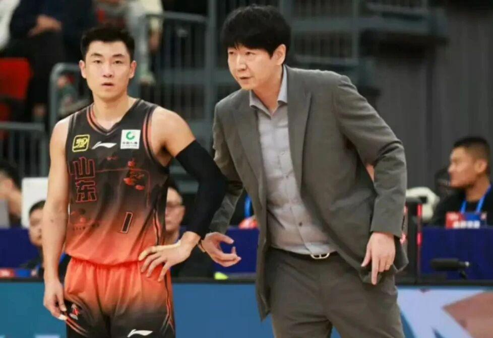 山东男篮引援新动向：2米11篮板魔兽或加盟，发展联盟表现抢眼
