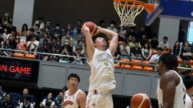 上海男篮新援张镇麟：大鲨鱼场上第二指挥官崛起