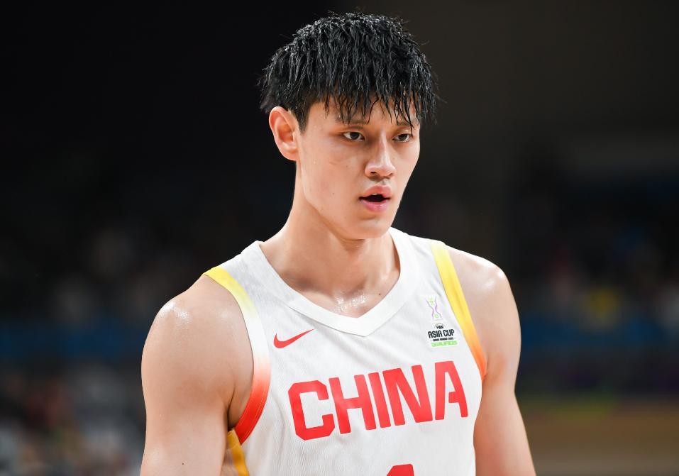 中国男篮喜讯：曾凡博或成篮网双向合同首选，NBA之路现曙光