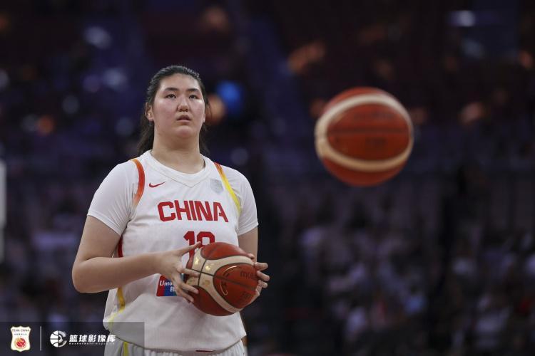山东女篮重金签约！张子宇亚洲杯场均14分钟15.6分引关注
