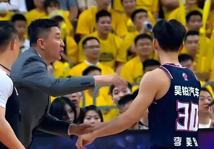 李奕臻训练照