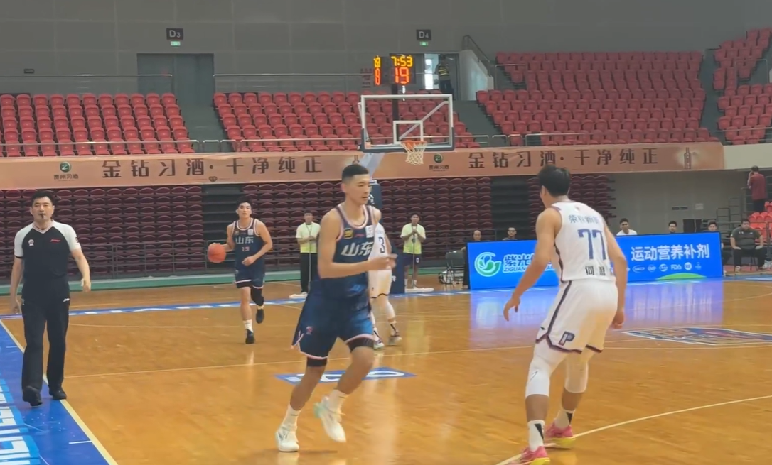 陈林坚山东男篮首秀惊艳，18分助队胜天津