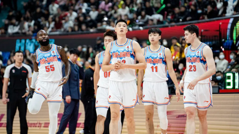 换帅+交易赵睿！新疆男篮引援遇冷，财政危机疑云浮现