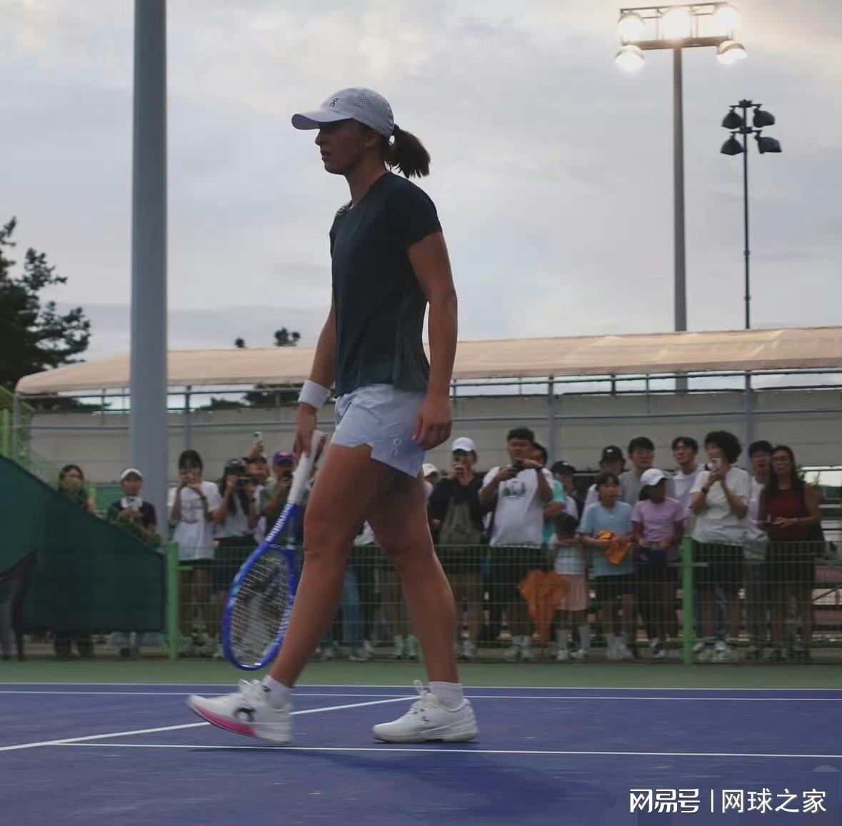 斯瓦泰克美网输球真相揭秘：脚伤成主因，曾遭记者无理刁难