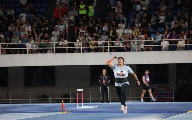 17岁严子怡首投即夺洲际赛女子标枪冠军，自评表现80分
