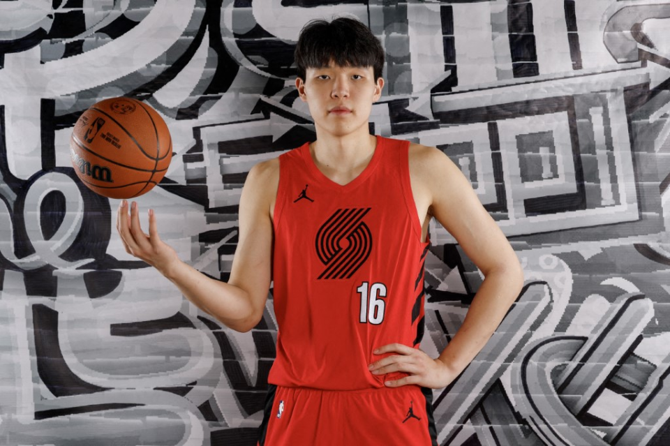 杨瀚森效应引爆！开拓者或成国际焦点，北京至波特兰航线升温