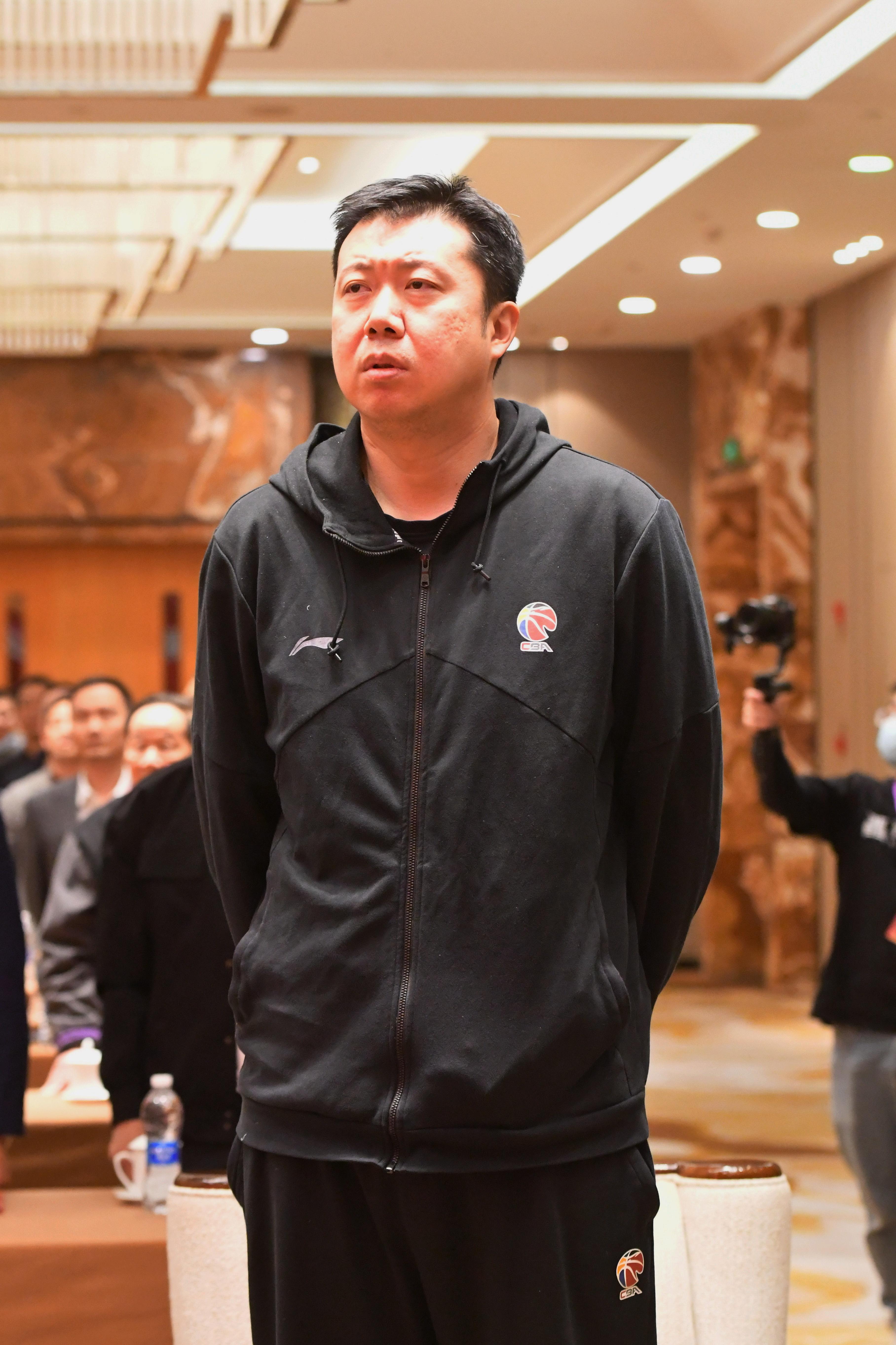 郭振明谈中国男篮备战：王治郅一年零两个月全力投入，节假日无休