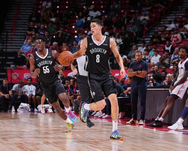 篮网阵容年轻化：13名球员NBA经验不足两年，平均年龄23.6岁