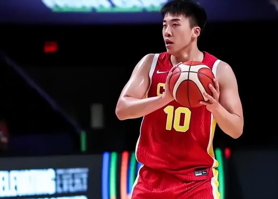 NCAA名校疯抢！中国男篮新星郇斯楠世青赛表现惊艳引全美关注