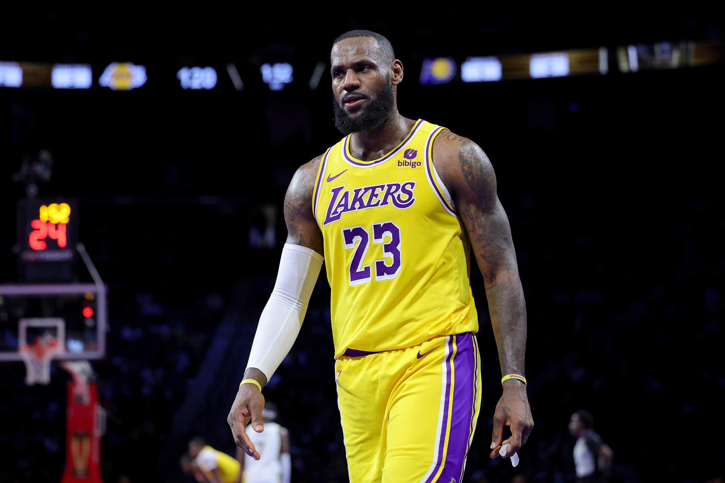 NBA单赛季场均25+得分次数排名：詹姆斯领跑，杜兰特紧随其后