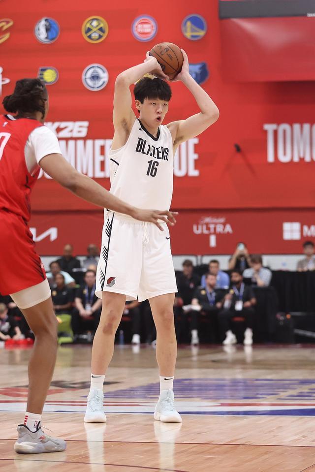 拓记：杨瀚森传球天赋出众 未来或成球队组织核心