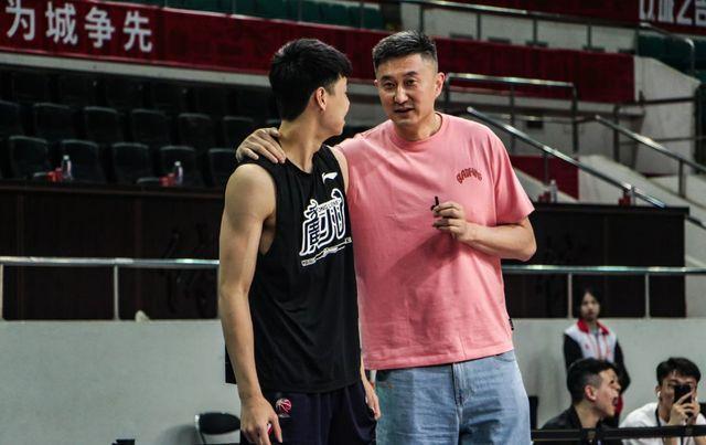 崔永熙签约广东宏远！身披24号球衣开启CBA新征程