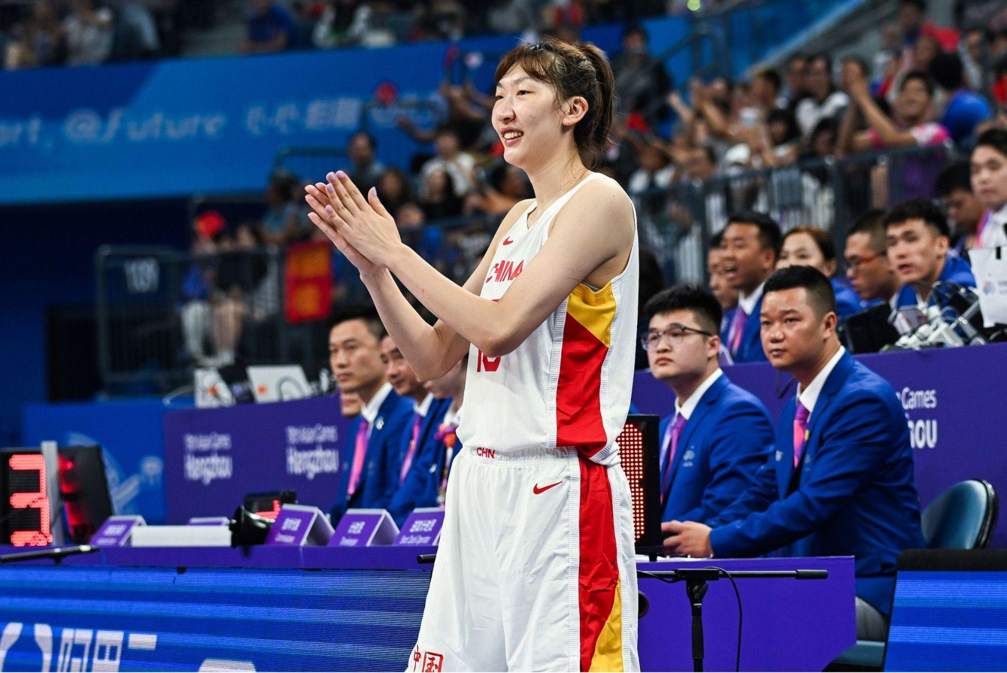 韩旭15+4闪耀热身赛，强势回归坐稳女篮内线核心