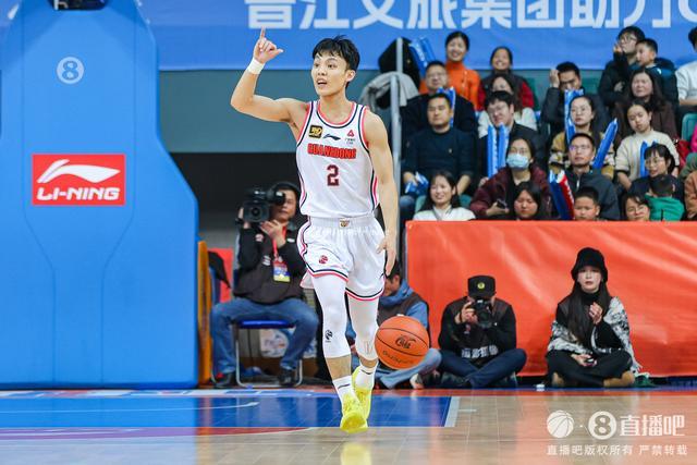 广东男篮热身赛数据惊人：58后板+徐杰25板，对手狂打43铁