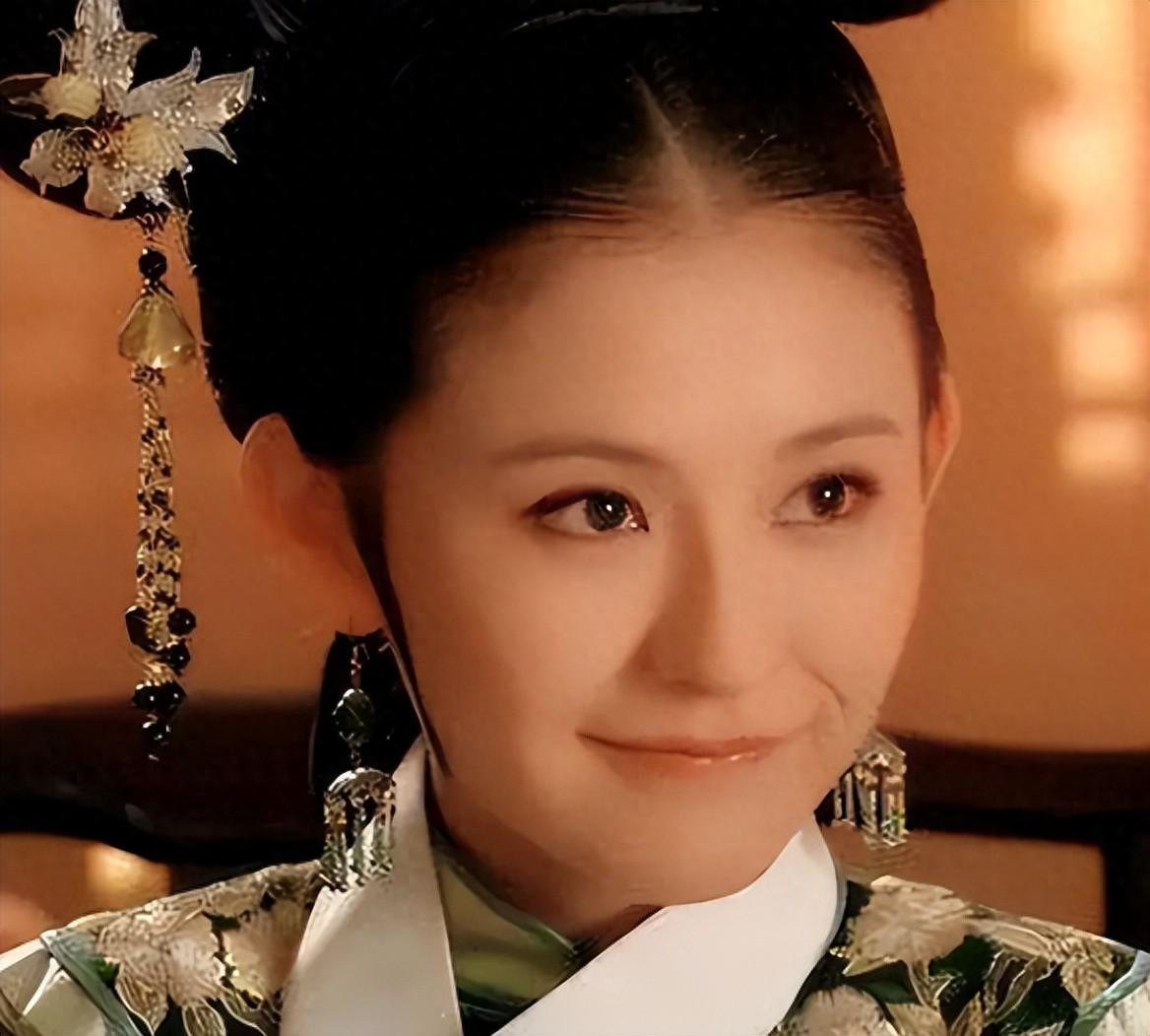 《灼灼韶华》最大争议：热依扎“装嫩”背后，李勤勤为何更遭诟病？