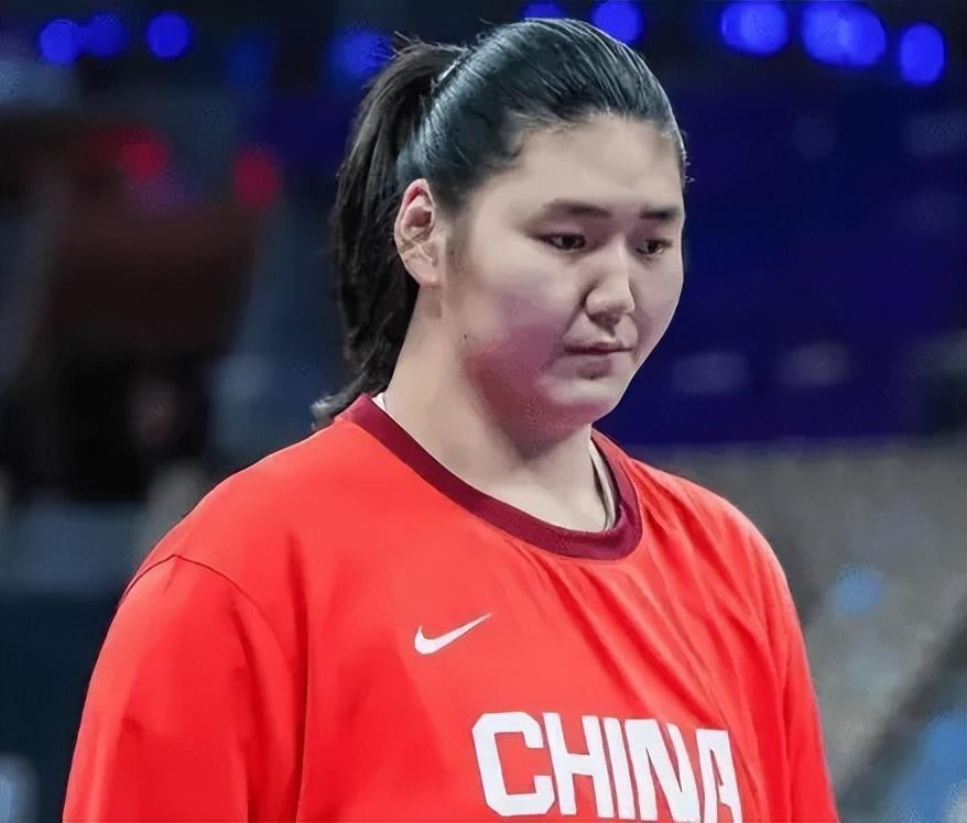 张子宇两场热身赛暴露短板：防守面积小，下盘不稳，急需强化中投能力