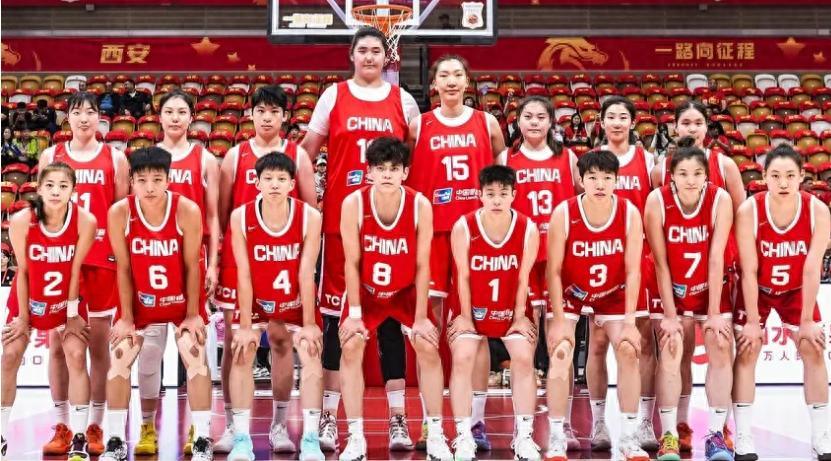 中国女篮热身赛险胜尤文图特，罚球32比19引争议，4人得分上双