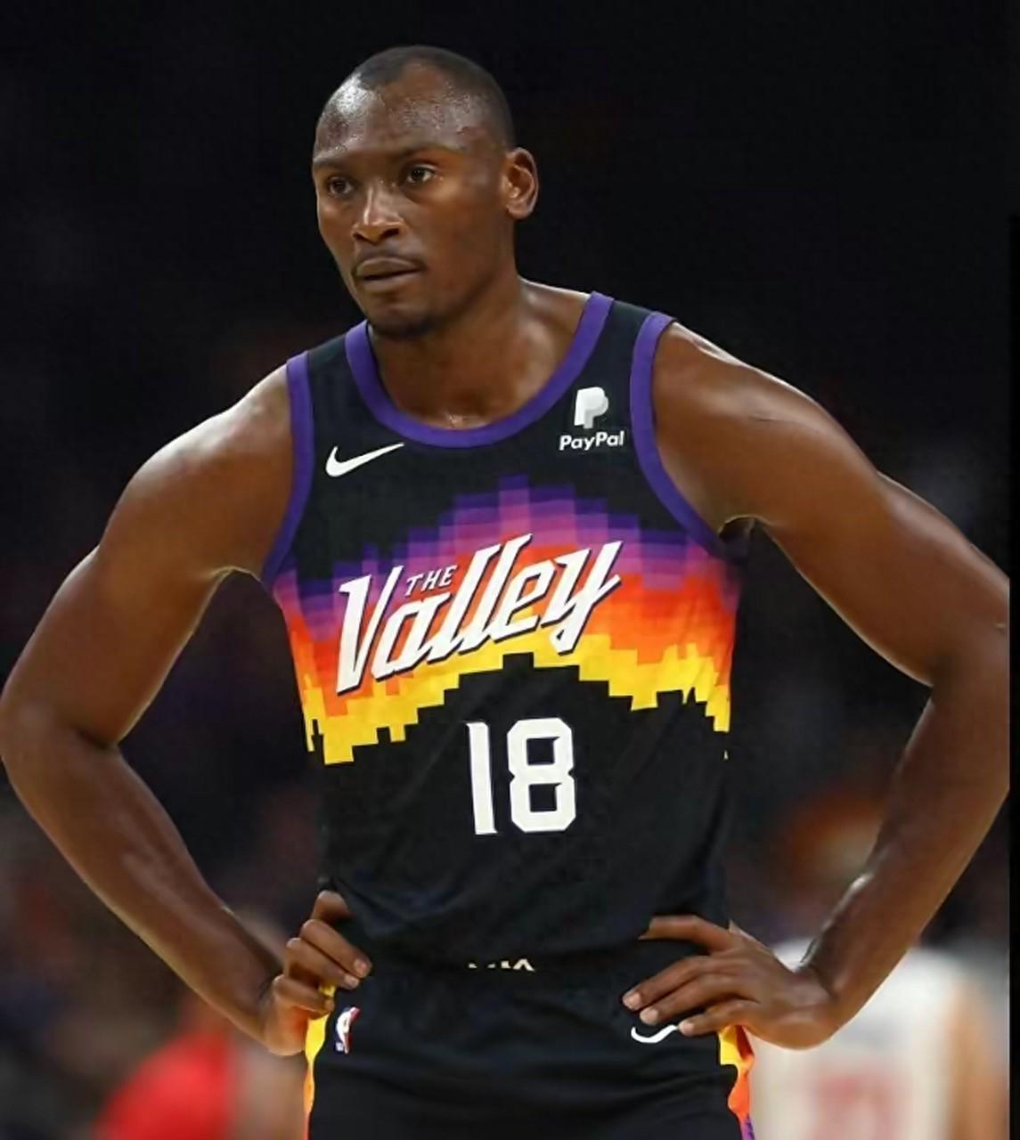 比永博NBA生涯合同全解析：从大帽詹姆斯到33岁再战马刺