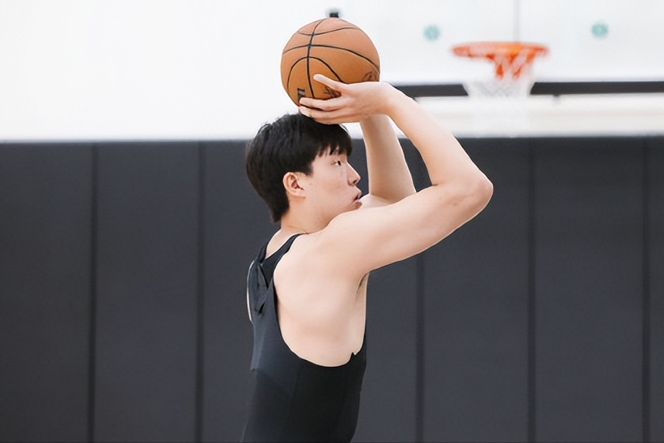 杨瀚森最新动态：增重4公斤，与克林根首度合练显成效