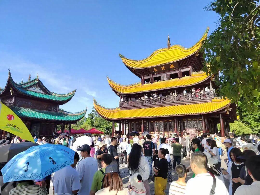 岳阳看球福利：登岳阳楼享免费，多重优惠等你来！