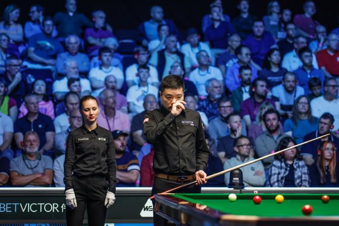 斯诺克英格兰赛：丁俊晖3-0领先遭逆转，吴宜泽不敌塞尔比