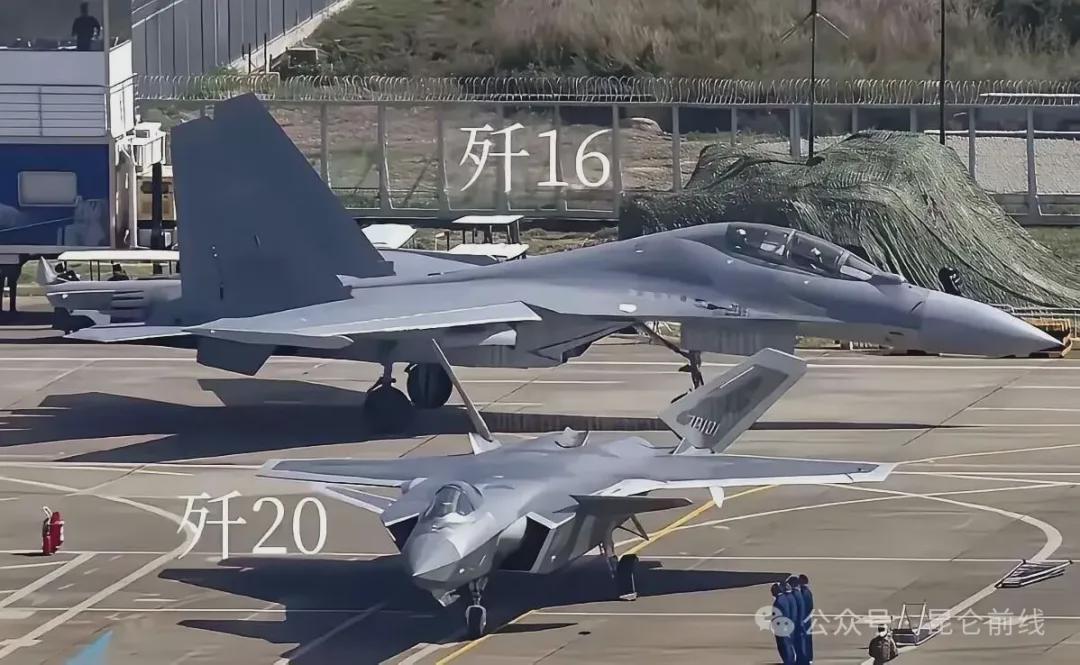 歼20与歼16近距离掠过：震撼感受与重型战机技术解析