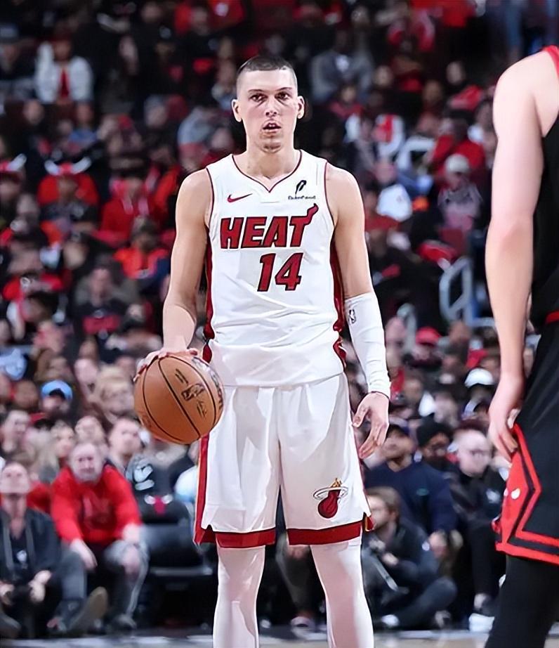 NBA最新动态：希罗手术缺席，库明加续约僵局，东契奇冲冠决心坚定