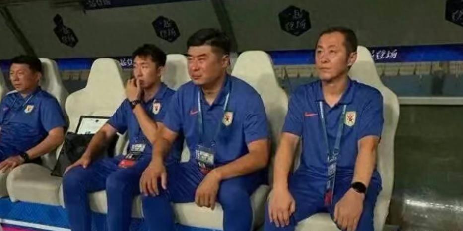 中超齐鲁德比：李霄鹏迎上海裁判执法，泰山队胜算几何？