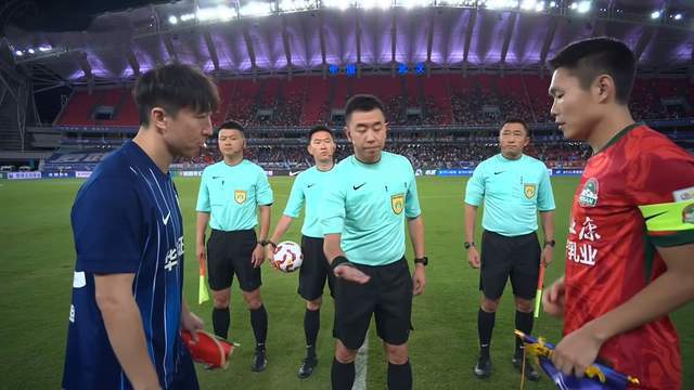 河南队5-2大胜武汉三镇，保级形势明朗，阿奇姆彭卢永涛双星闪耀