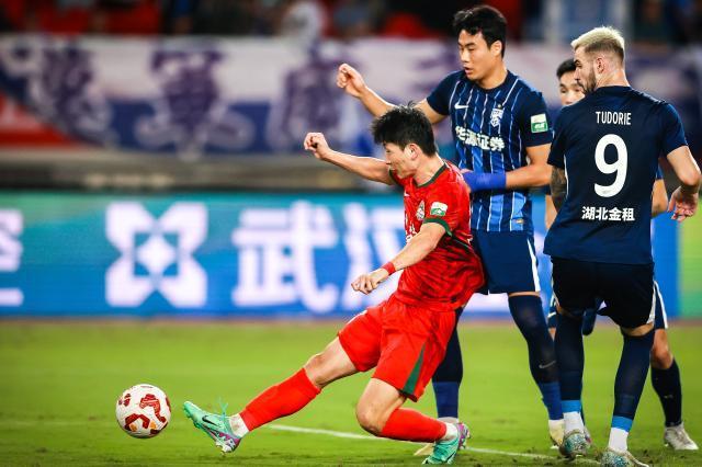 中超联赛：卢永涛、阿奇姆彭双响 河南5-2大胜武汉三镇