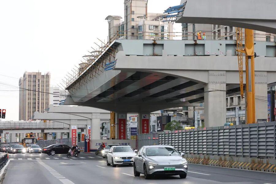 漕宝路快速路建设现场
