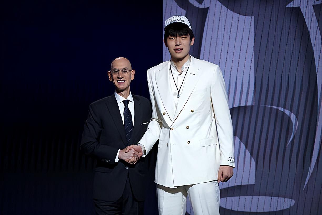 跟队记者分析：杨瀚森若难适应NBA节奏或失位置