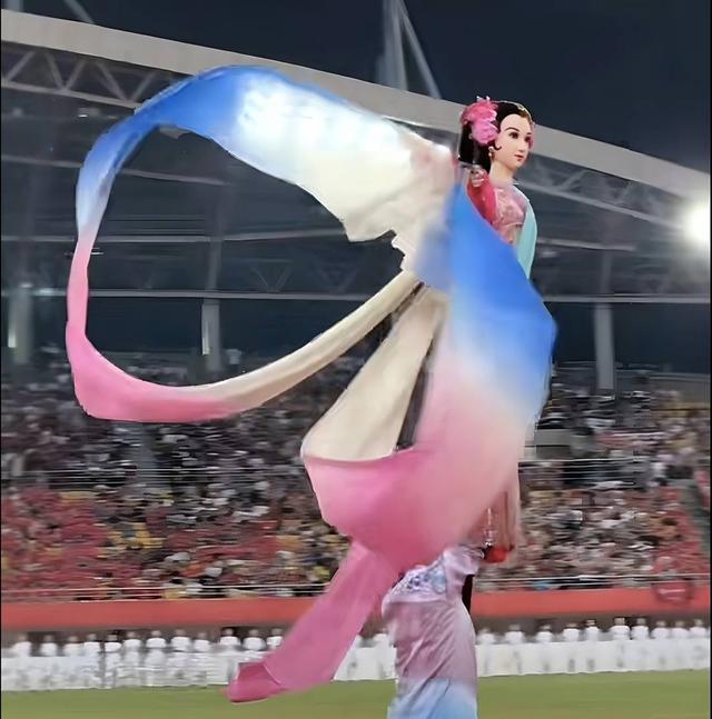 川超大幕开启！川北大木偶惊艳亮相助威南充队