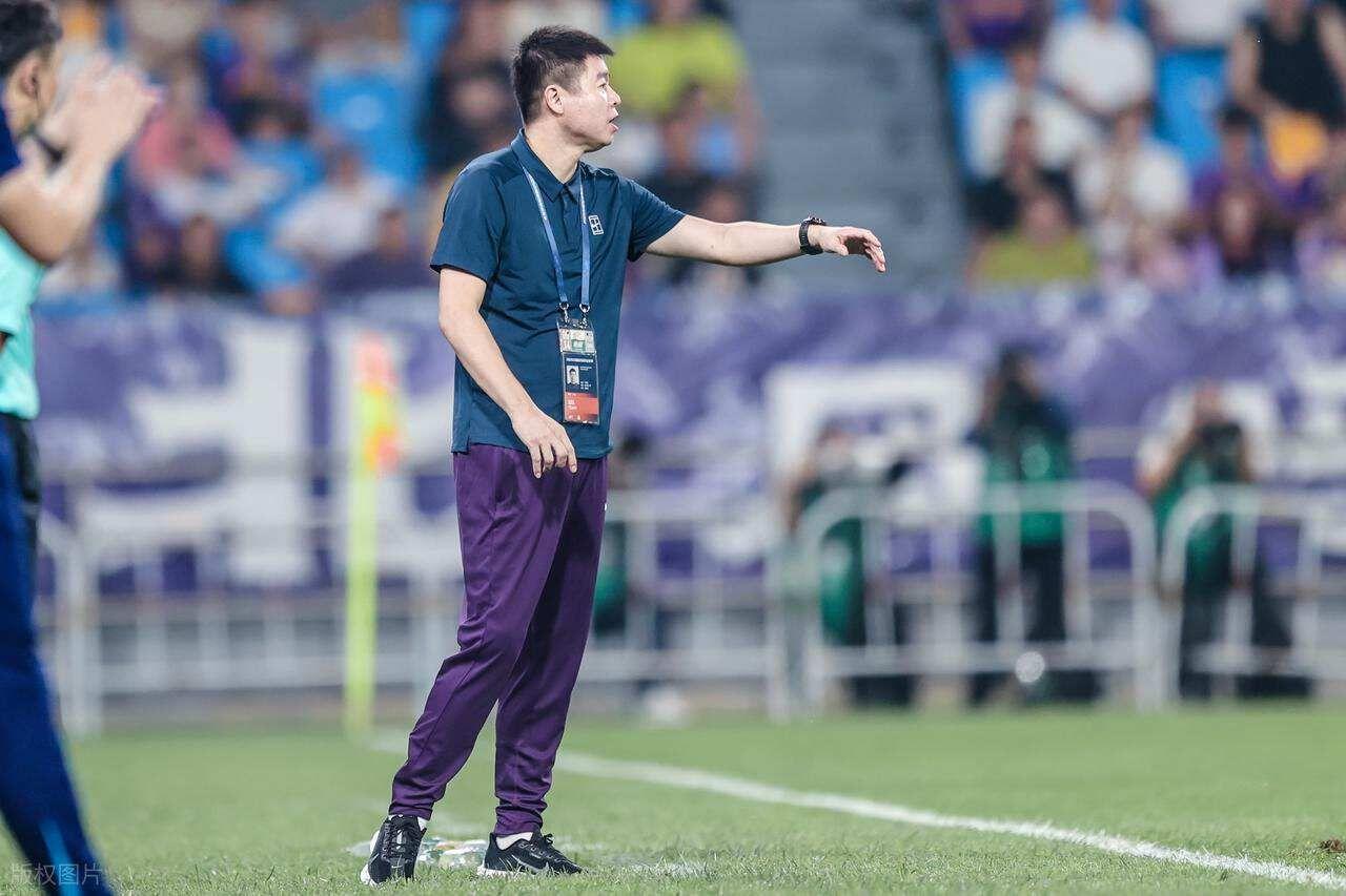 于根伟竞聘国足新帅？津门虎记者回应：暂无计划，未来或待时机