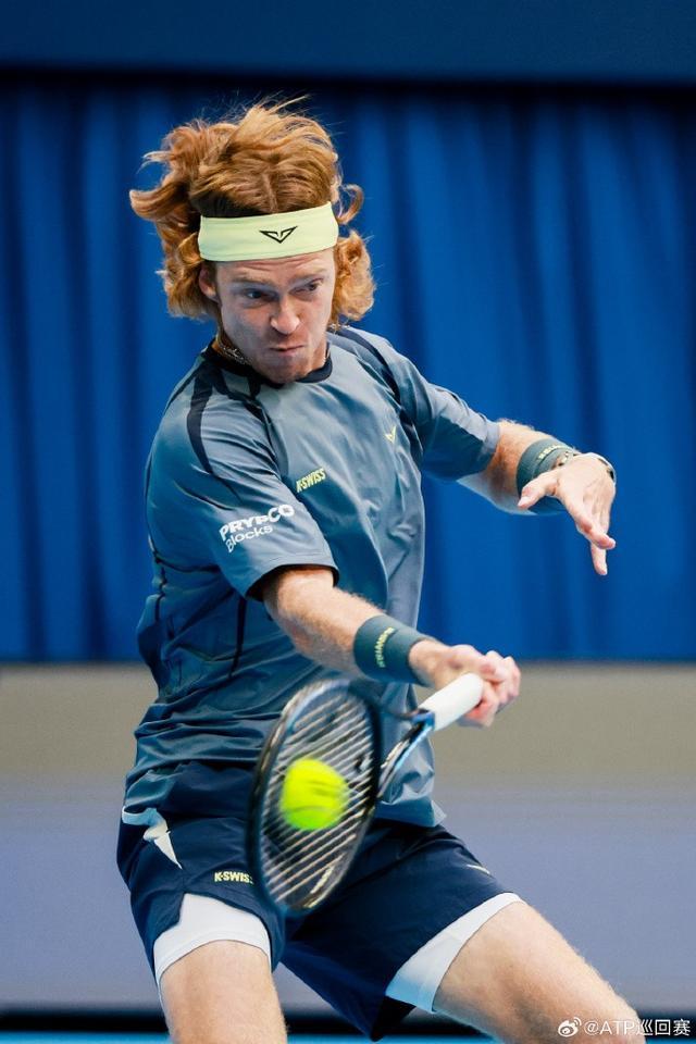 ATP杭州赛：卢布列夫爆冷负于鲁瓦耶，资格赛黑马闯入八强
