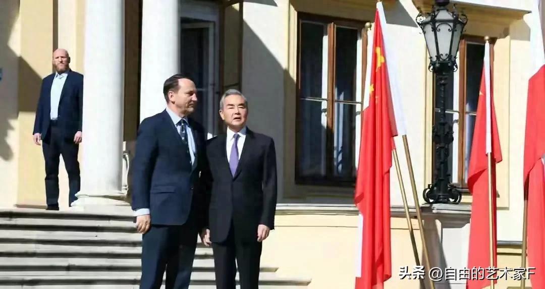 波兰拒恢复中欧班列，中方宣布北极航道试航应对