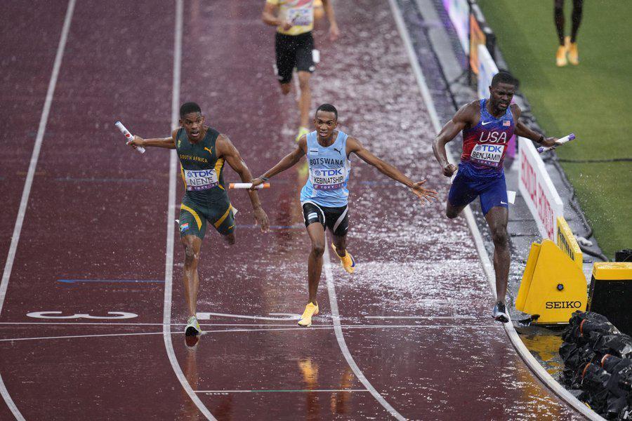2025东京世锦赛4×400米接力：博茨瓦纳爆冷夺冠，0.07秒险胜美国